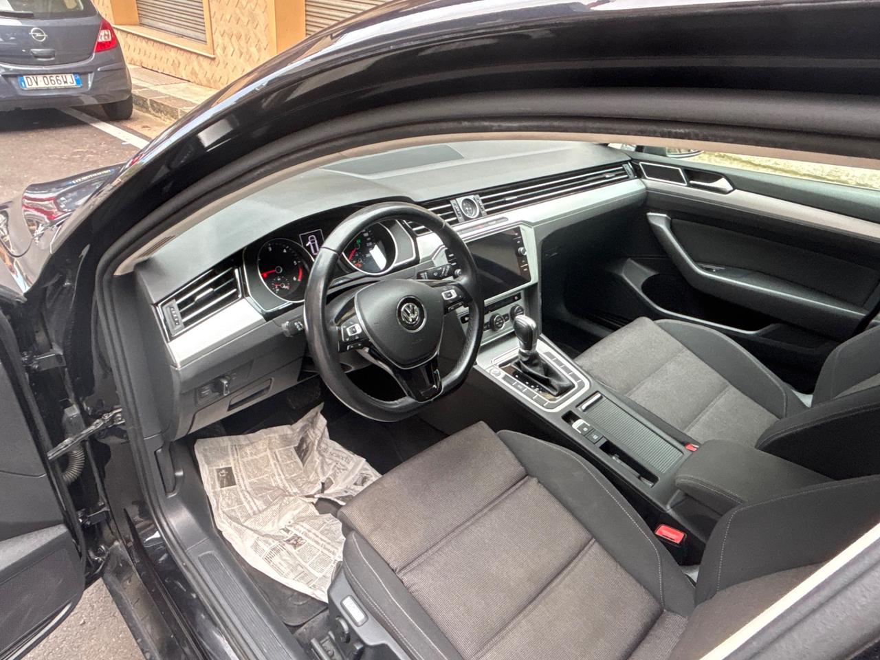 Volkswagen Passat 1.6 TDI SCR DSG Business BMT