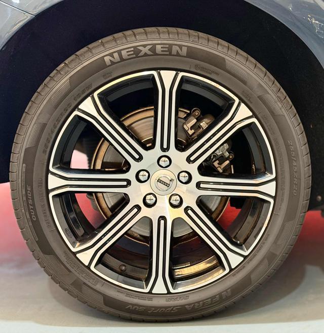 VOLVO XC60 D5 AWD Geartronic Inscription
