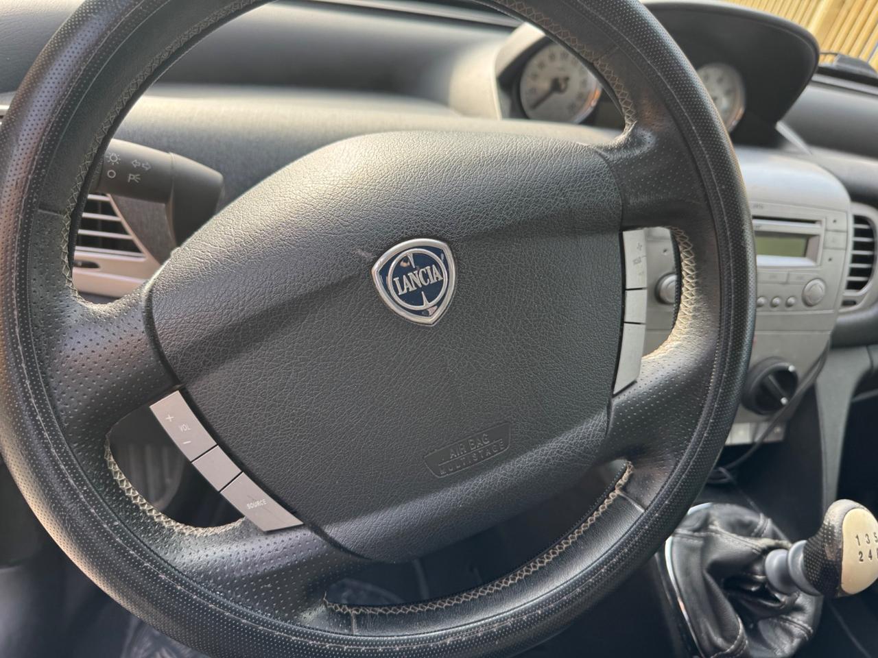 Lancia Ypsilon 1.2 Versus