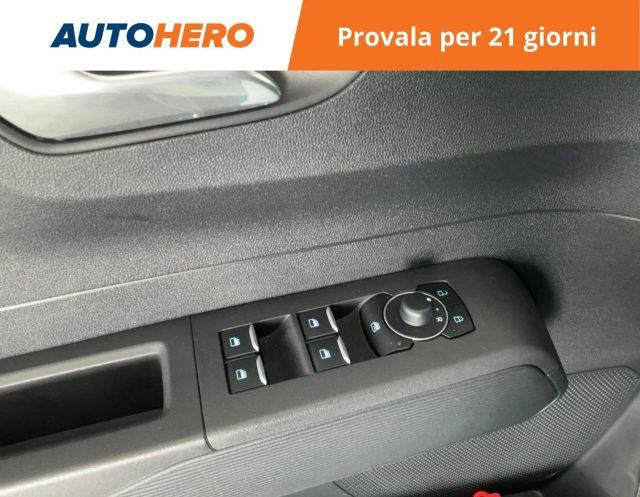 FORD Tourneo Courier 1.0 EcoBoost Titanium