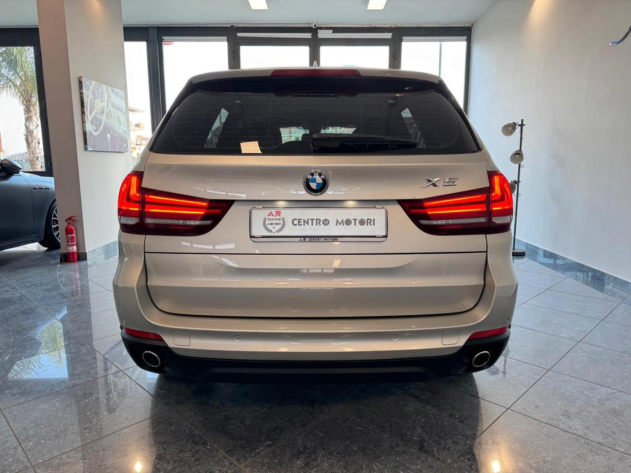 BMW X5 xdrive25d 218 CV Navi Led Dvd Uniprop