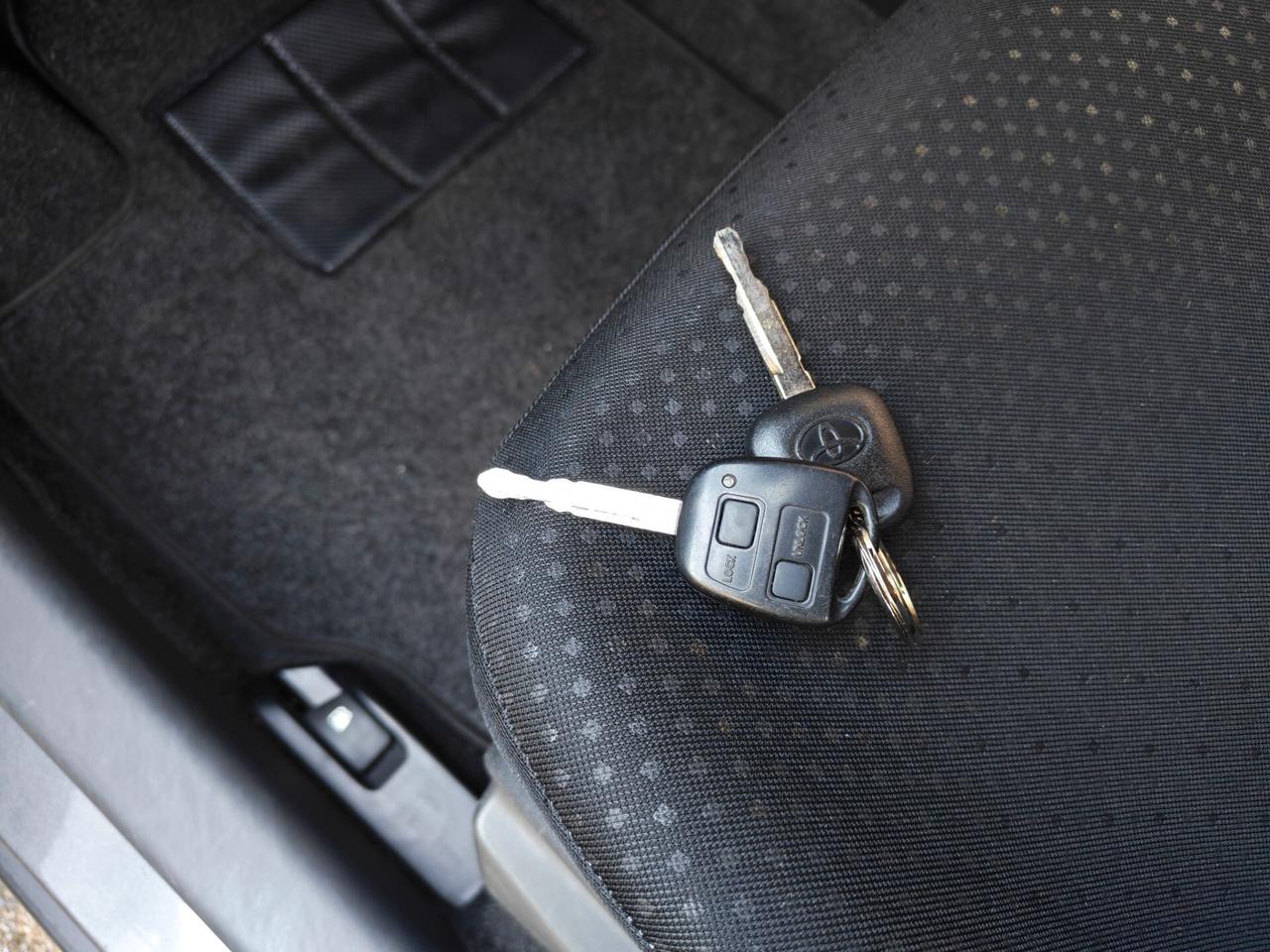 Toyota Yaris 1.0 BENZINA 70cv / 25.250km / Unipro