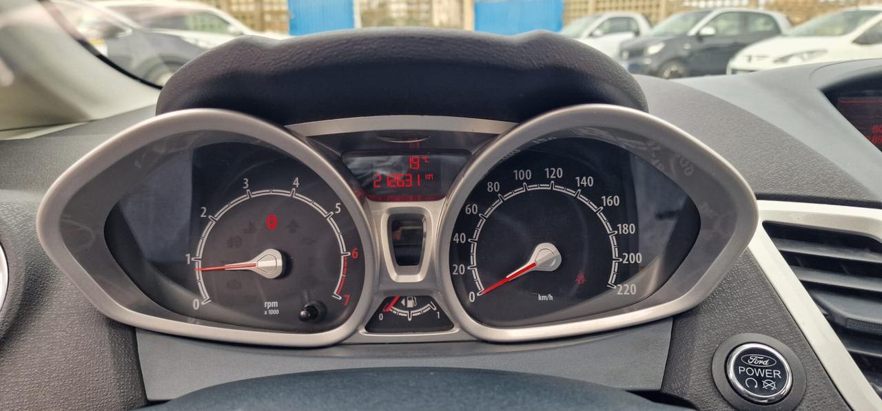 Ford Fiesta 1.2 82 CV 5 porte Titanium 2011