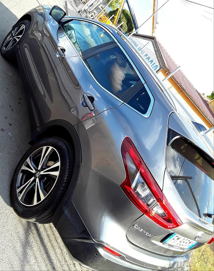 NISSAN QASQHAI 1.5 dci TEKNA Autocarro