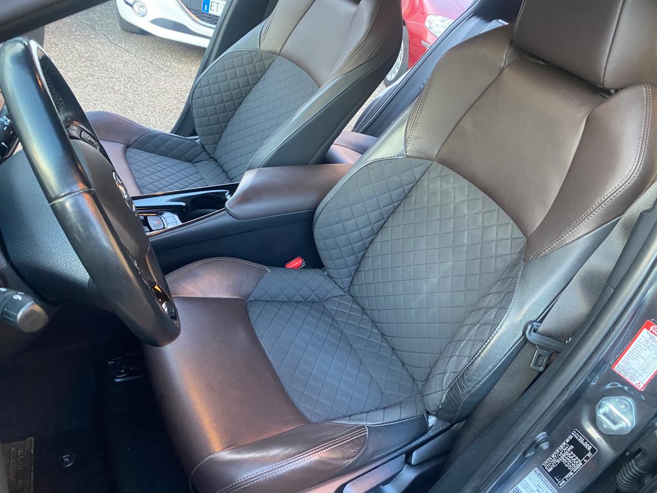 Toyota C-HR 1.8 Hybrid E-CVT Lounge 2WD NEOPATENTATI!!!