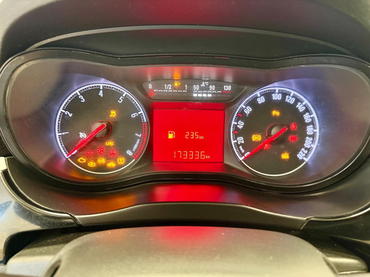 Opel Corsa 1.4 90CV GPL Tech Coupé b-Color