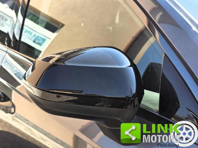 AUDI Q3 35 TFSI 150 CV S Tronic S Line Identity Black