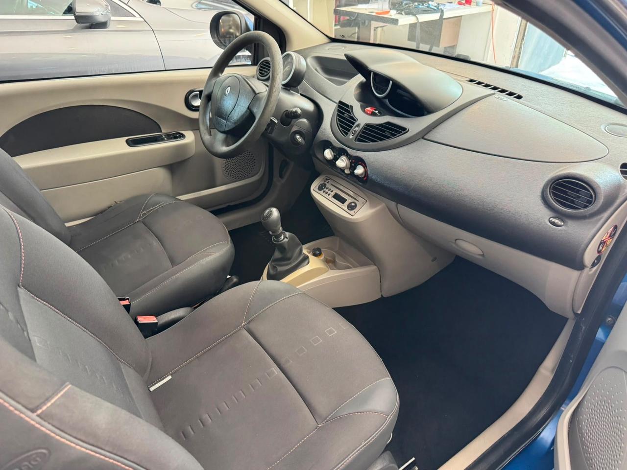 Renault Twingo 1.2 benzina neopatentati
