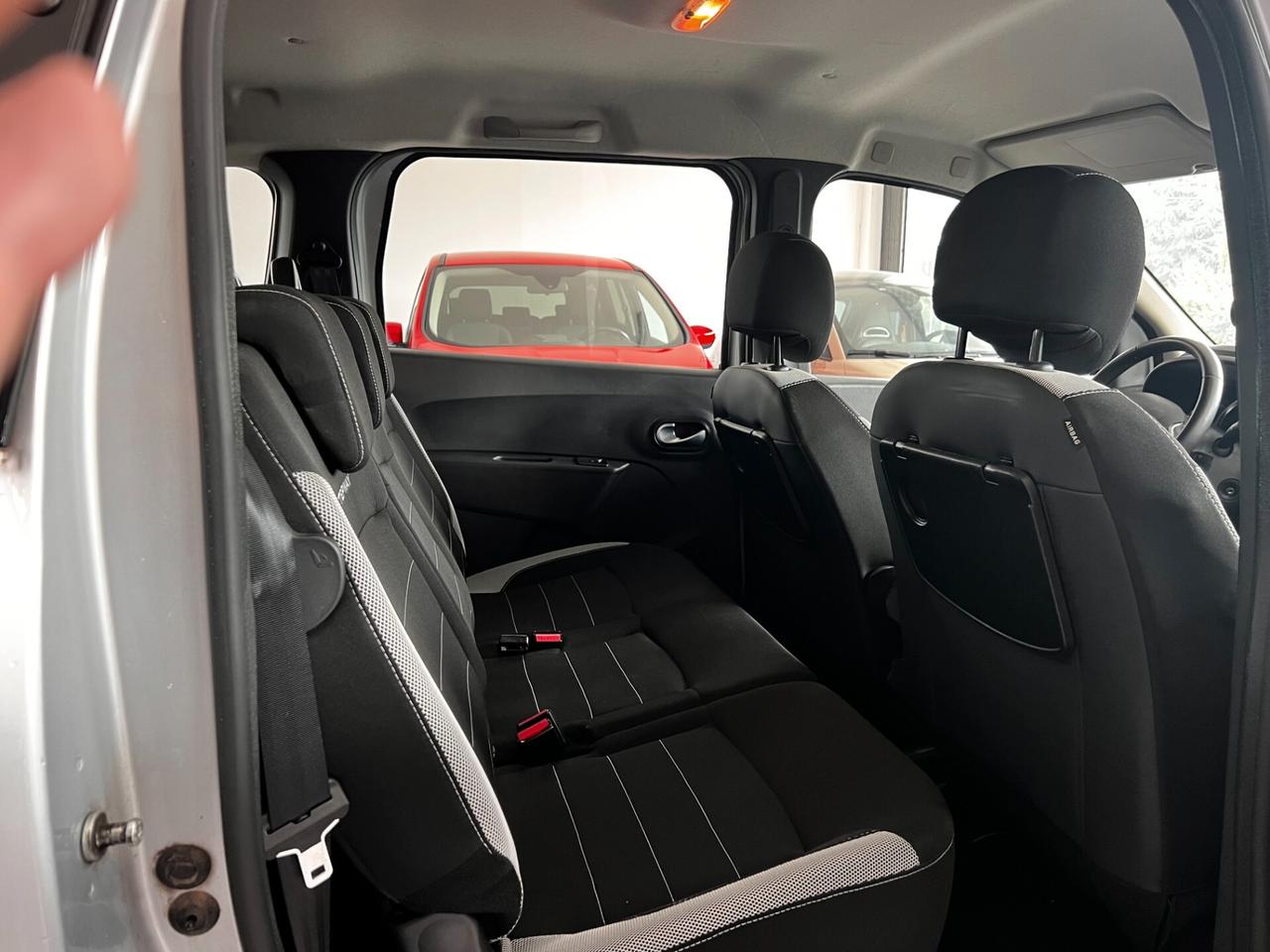 Dacia Lodgy Stepway 1.5 Blue dCi 8V 115CV 7 posti