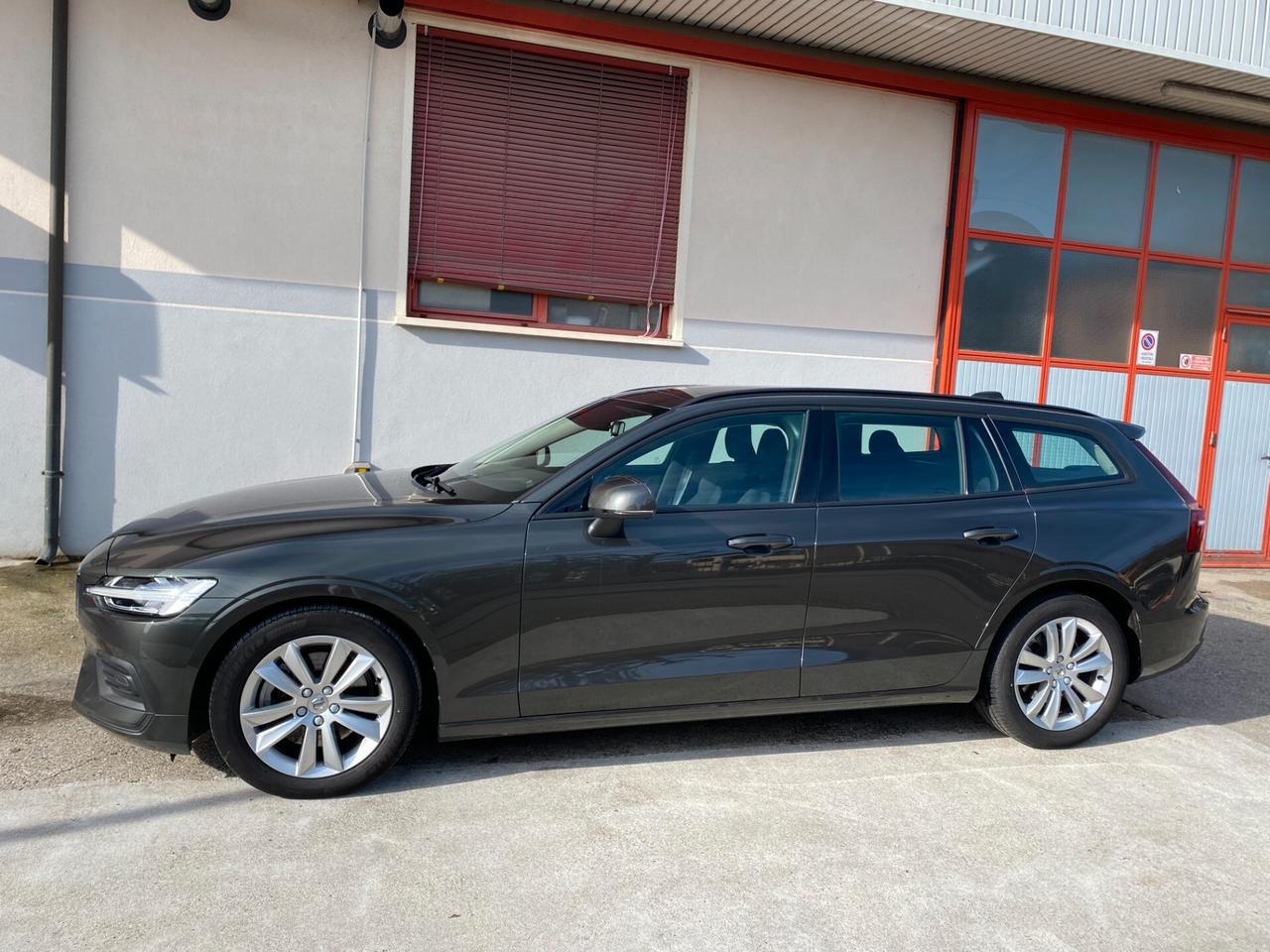 Volvo V60 B3 Geartronic Momentum Business