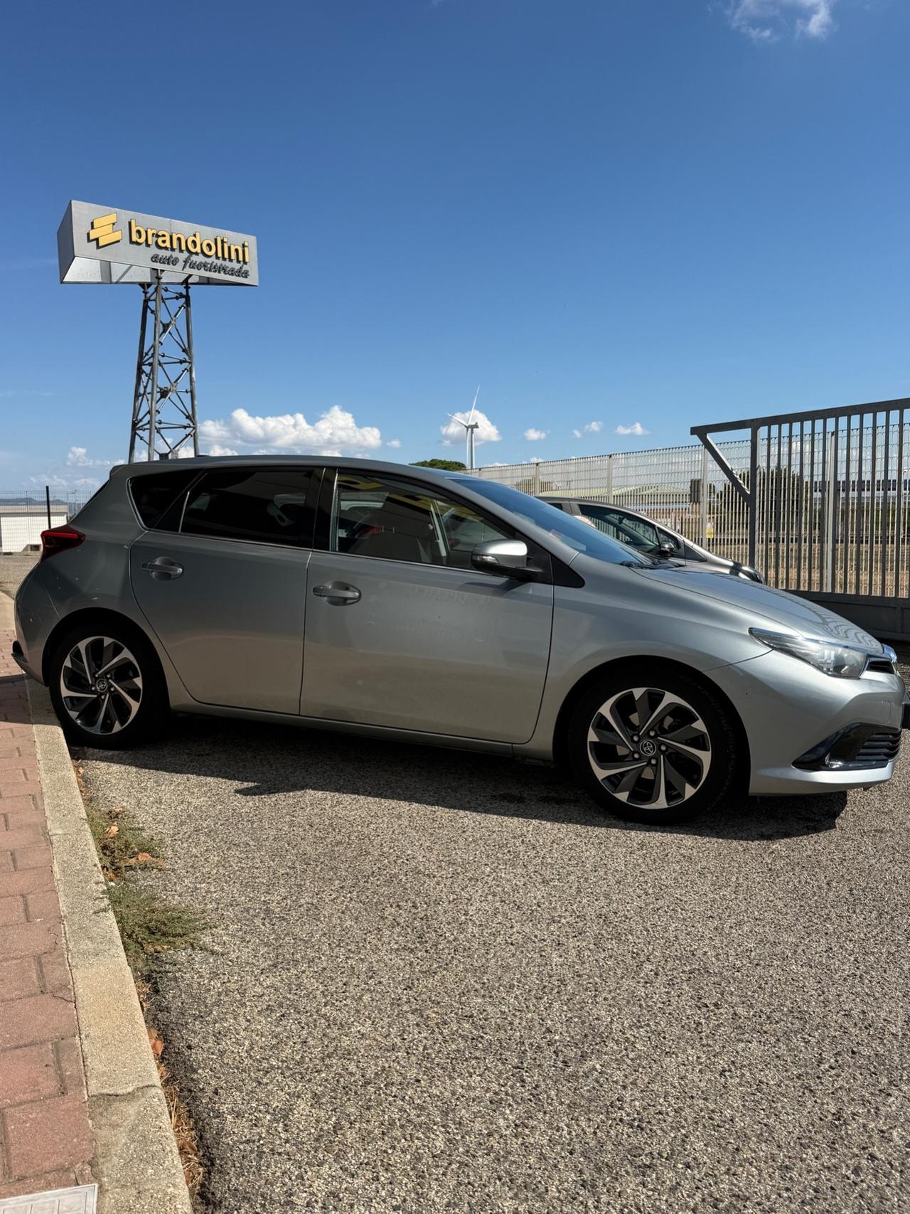 Toyota Auris 1.4 D-4D LOUNGE my16"