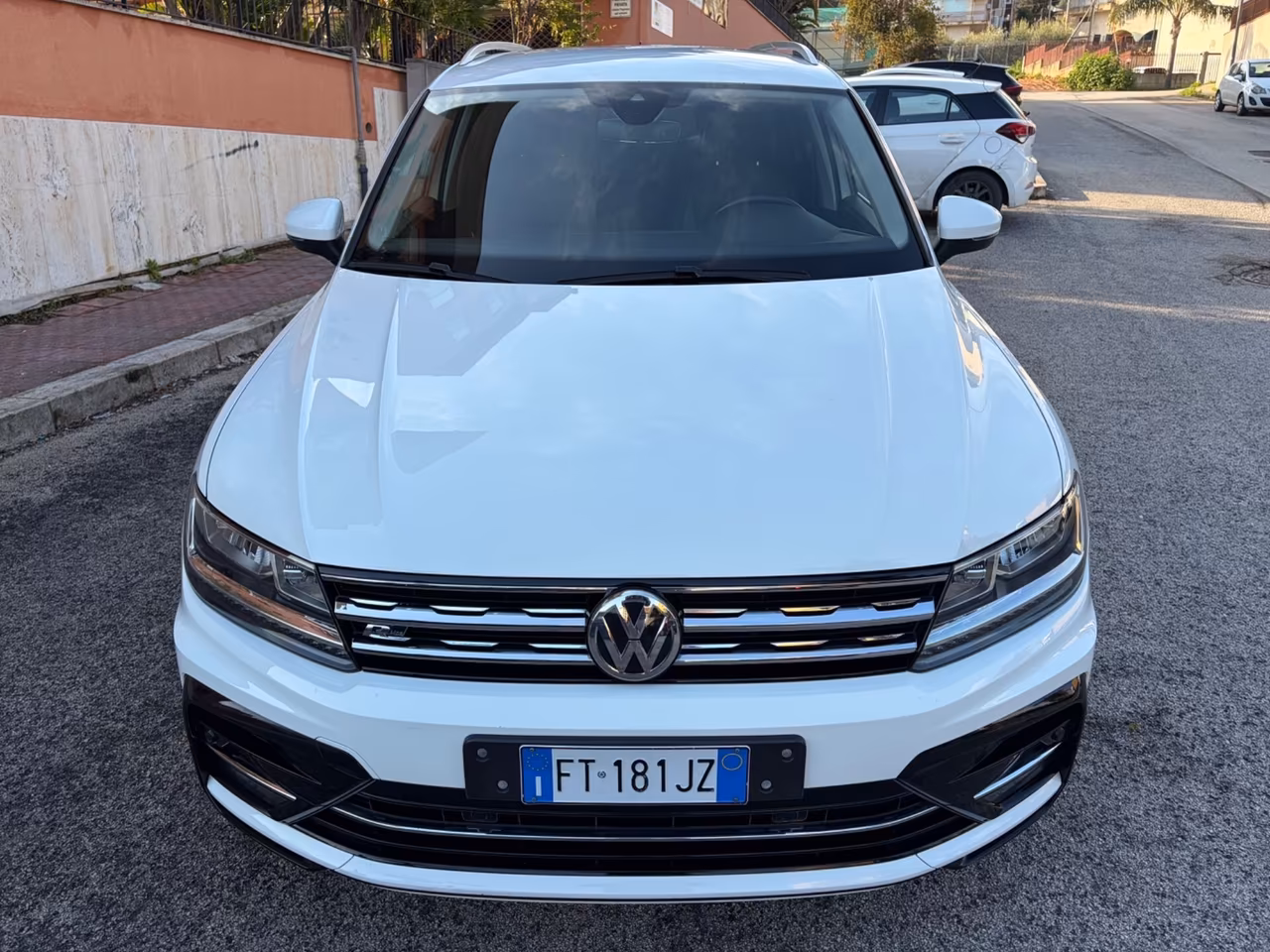 Volkswagen Tiguan 1.6 TDI R-Line strafull !!!