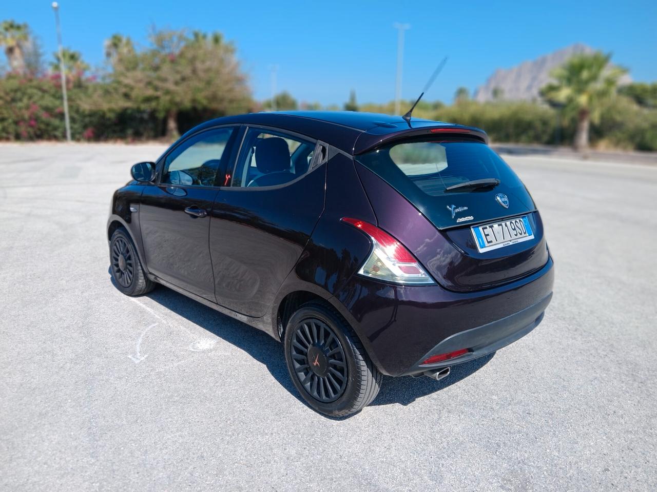 Lancia Ypsilon Silver