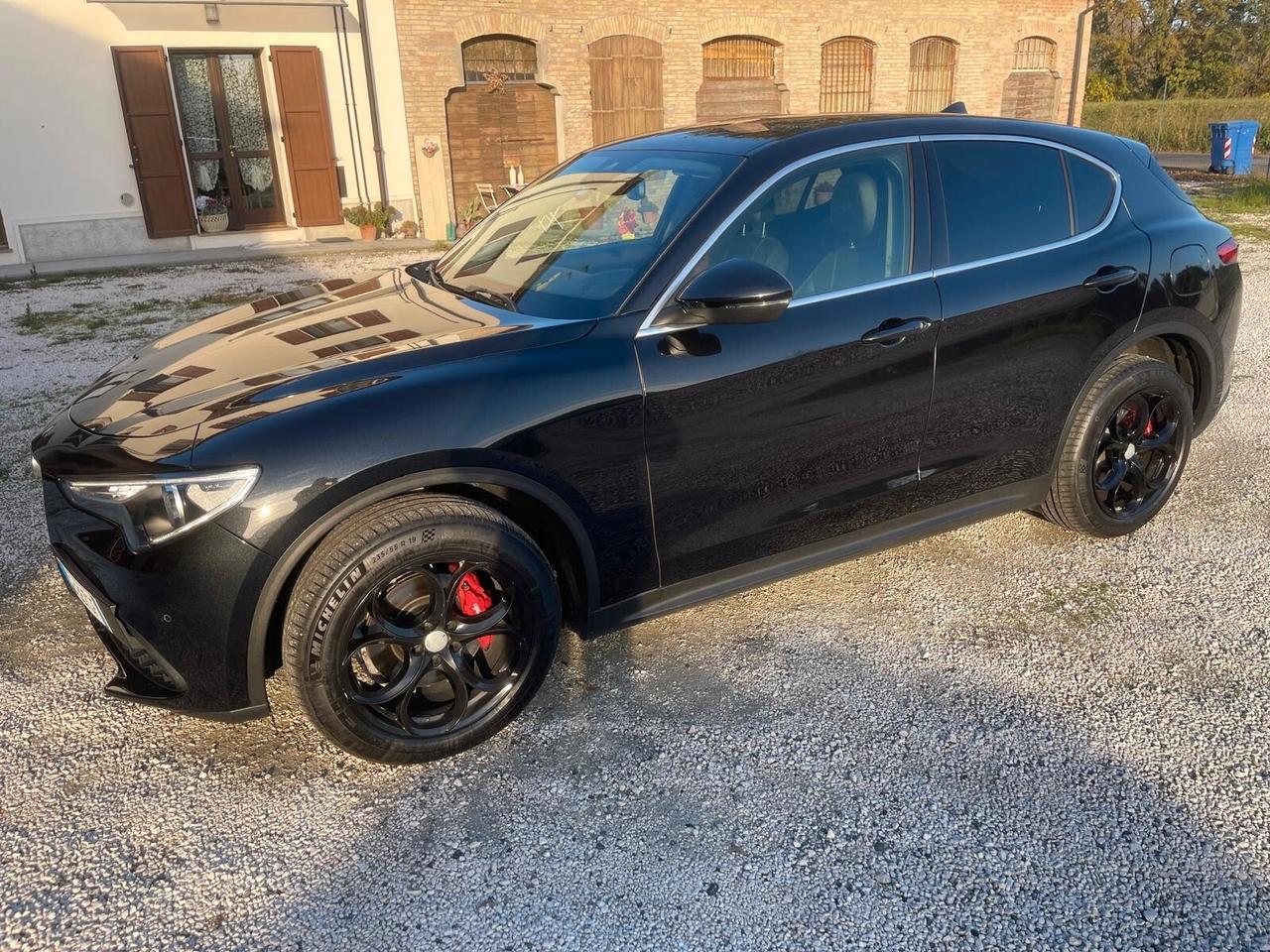 Alfa Romeo Stelvio 2.0 Turbo 200 CV AT8 Q4 Executive