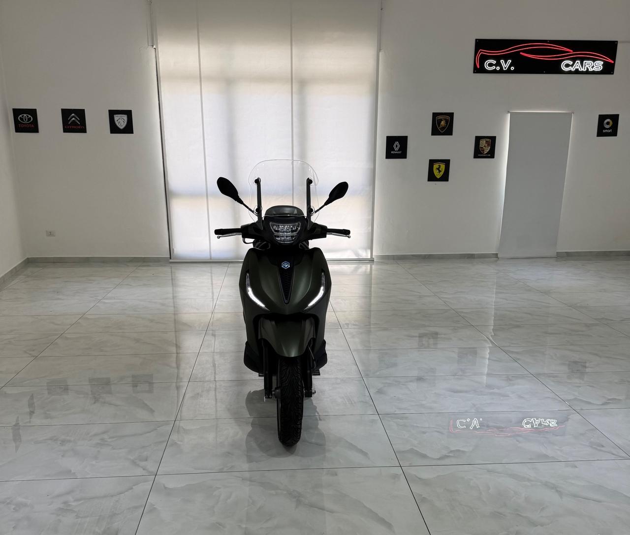 Piaggio Beverly 300 ABS - ASR DEEP BLACK