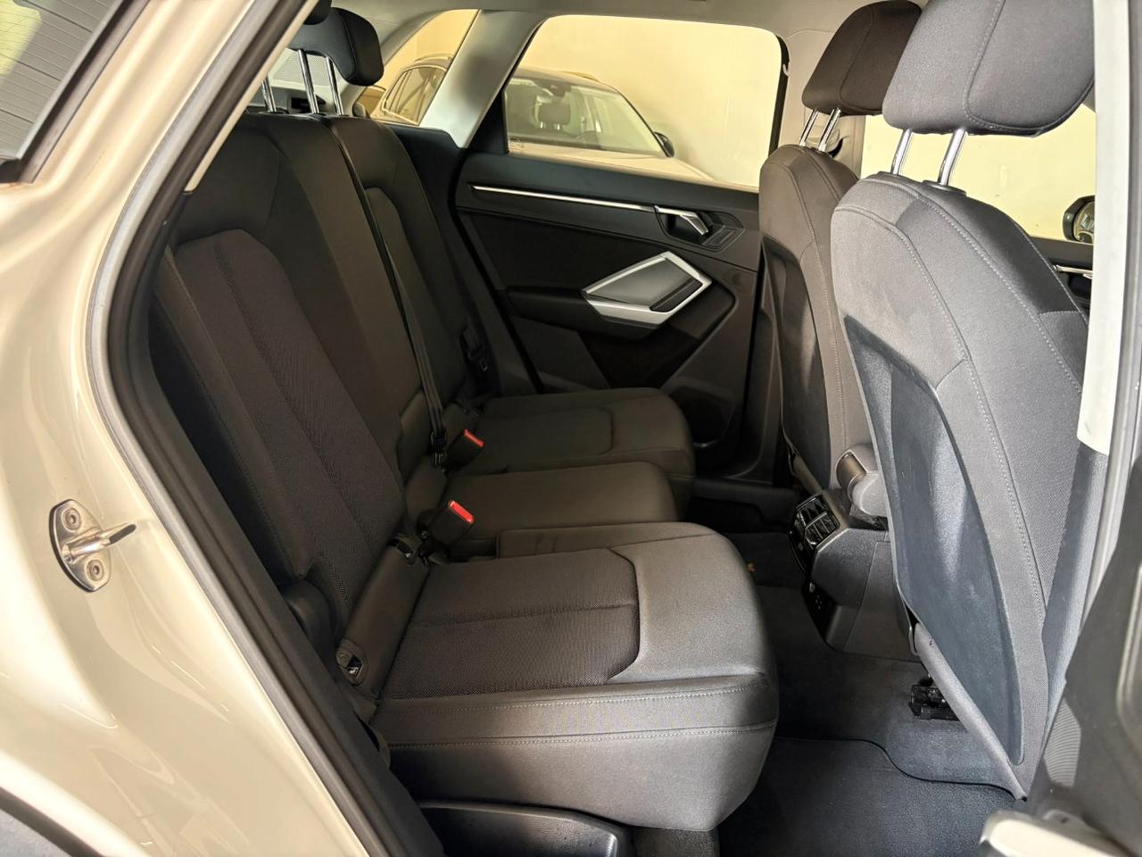 Audi Q3 35 1.5 tfsi mhev s-tronic
