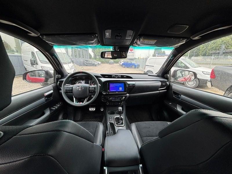 Toyota Hilux 2.8 D-4D A/T 4WD 4 porte Double Cab GR SPORT