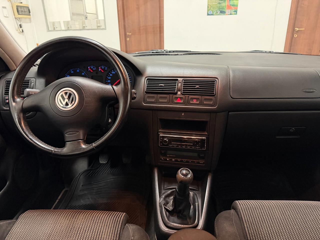 Volkswagen Golf 1.6 16V cat 5 porte Highline NEOPATENTATI