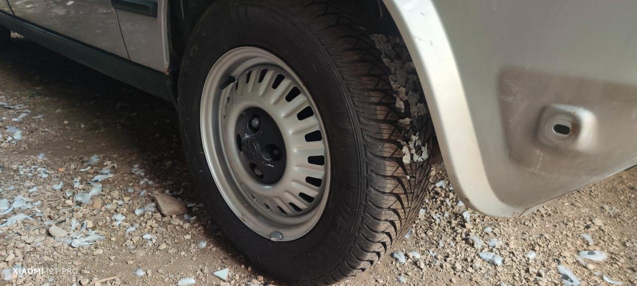 Alfa Romeo Alfetta 2.0 L (RARO TETTO APRIBILE)