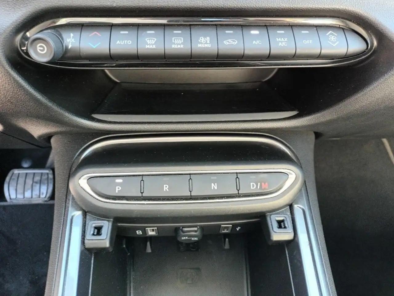 Fiat 600 Hybrid 110 CV DCT MHEV La Prima