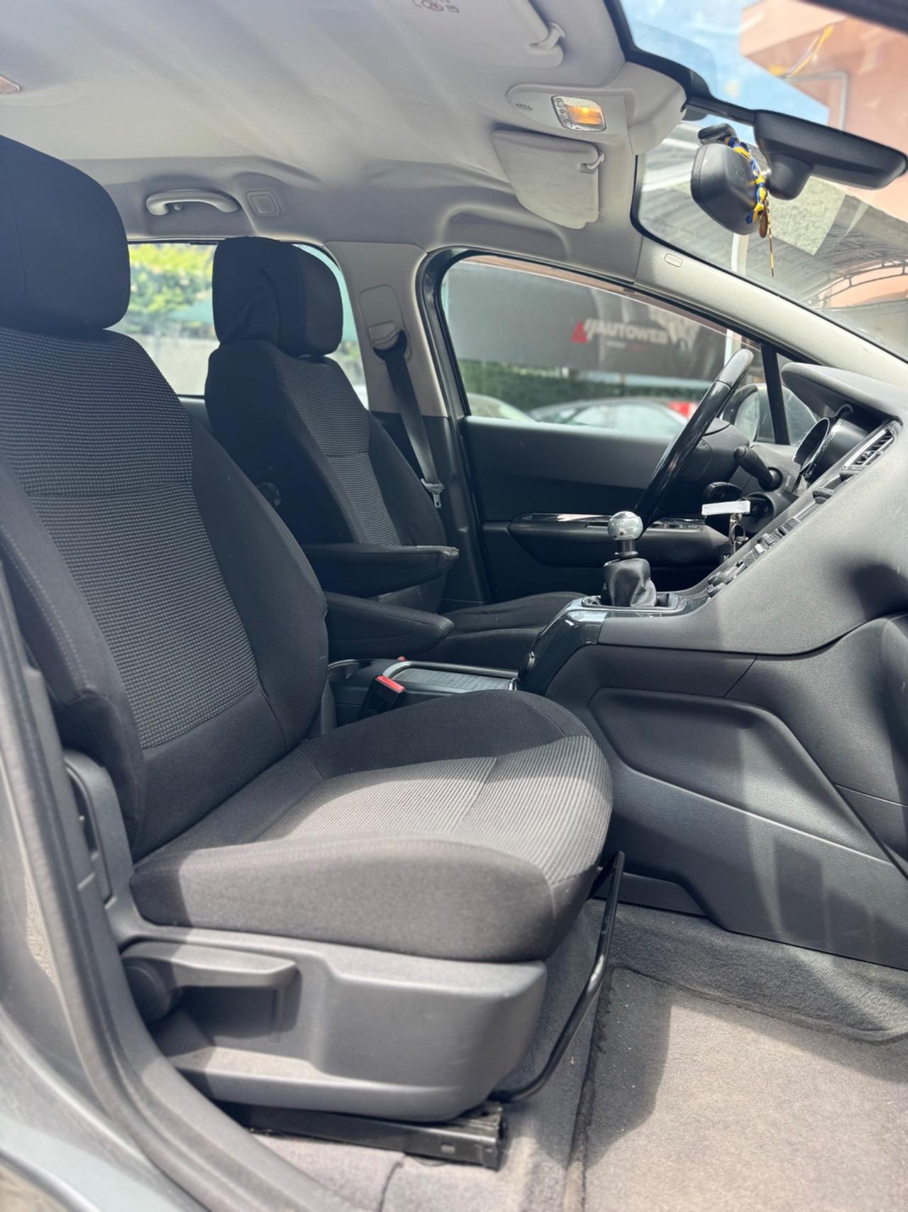 Peugeot 5008 1.6 HDi 112CV Féline