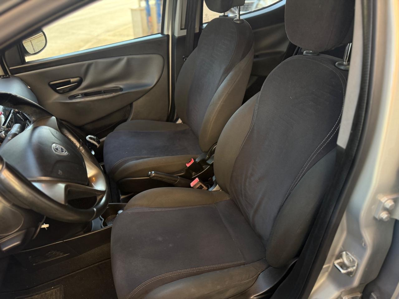 Lancia Ypsilon 1.2 69 CV 5 porte GPL Ecochic Gold