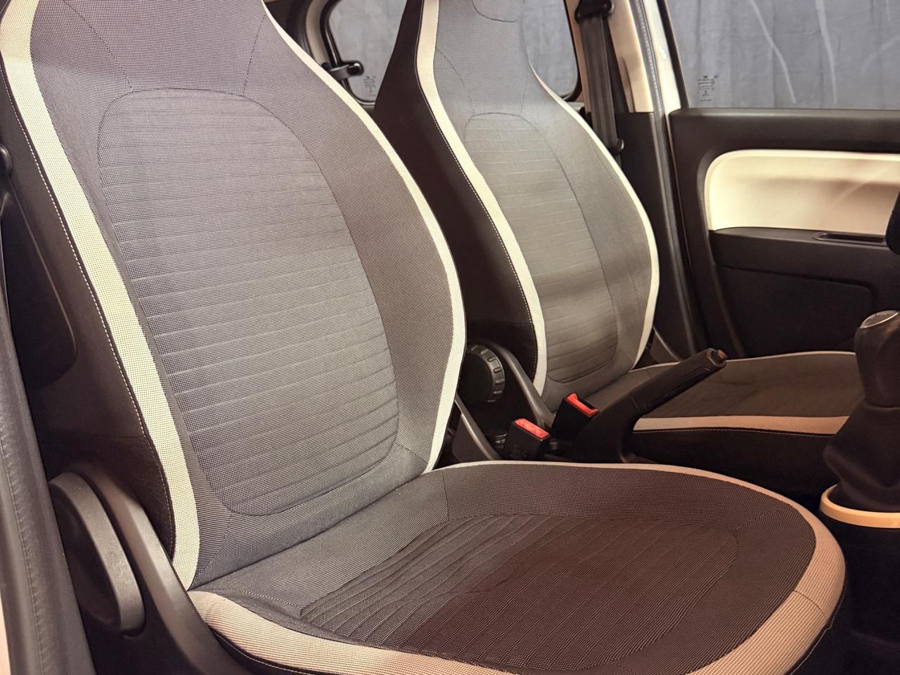 MERAVIGLIOSA RENAULT TWINGO CON SOLI 80.769 KM ADATTA A NEOPATENTATI