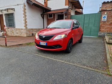 Lancia Ypsilon Hybrid 1.0 70CV "23.800 km" Bluetooth, Sensori p.