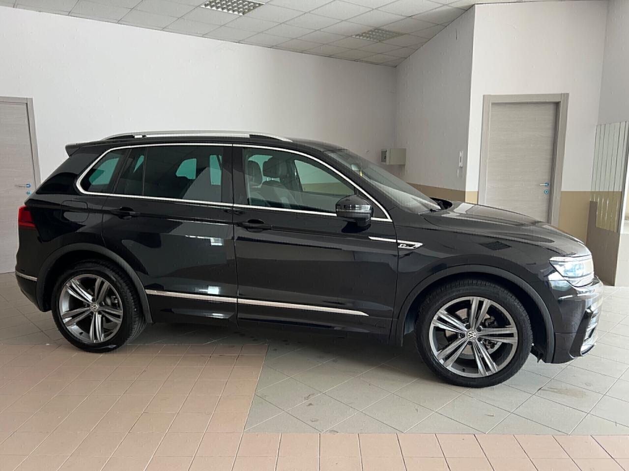 Volkswagen Tiguan 2.0 TDI DSG R-LINE IN OFFERTA