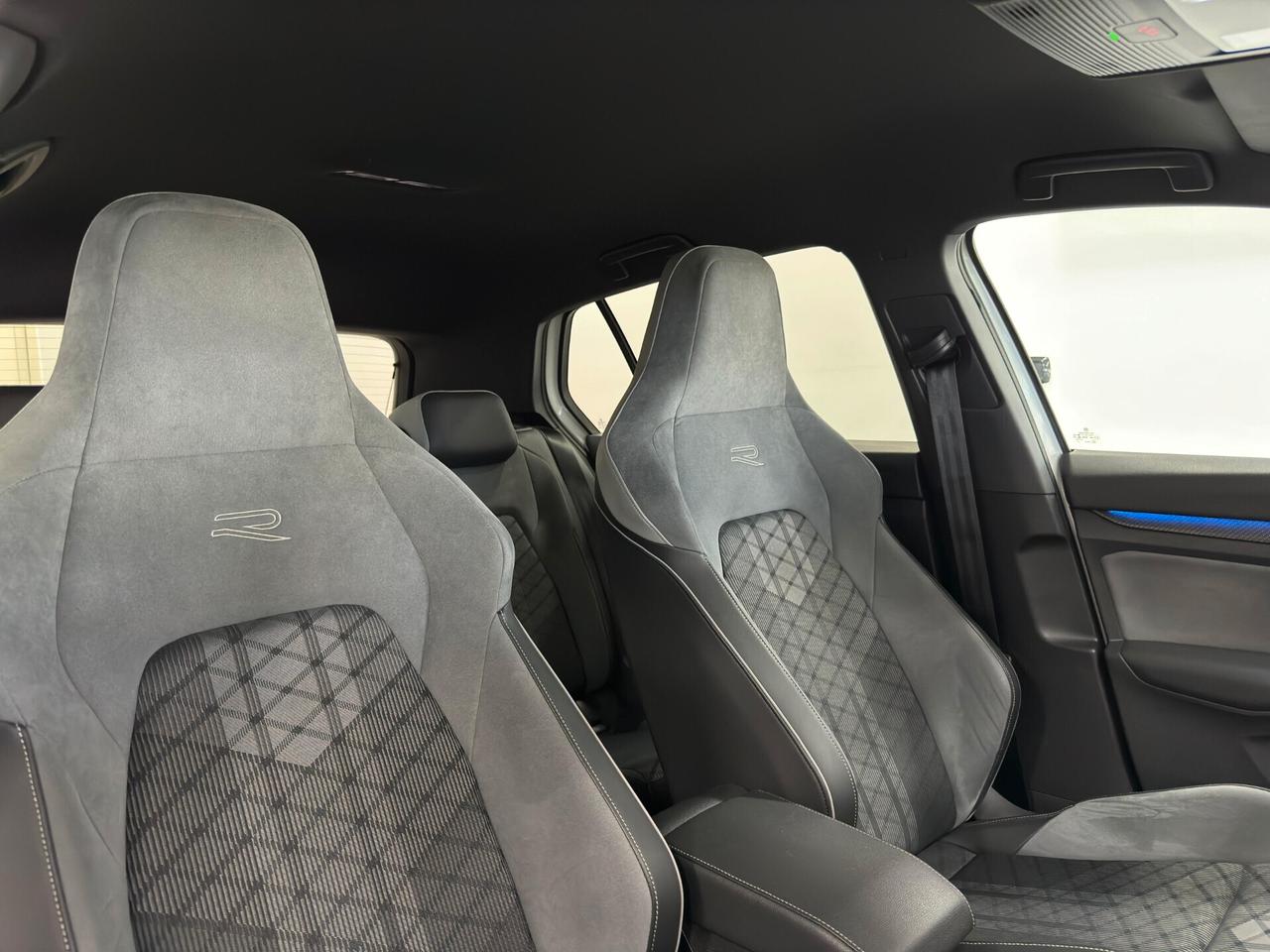 Volkswagen Golf 2.0 TDI 150 CV DSG SCR R-Line