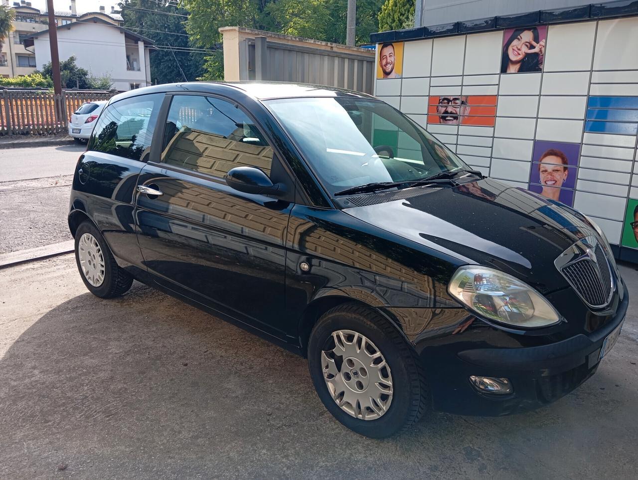 Lancia Ypsilon 1.2 benzina neopatentati