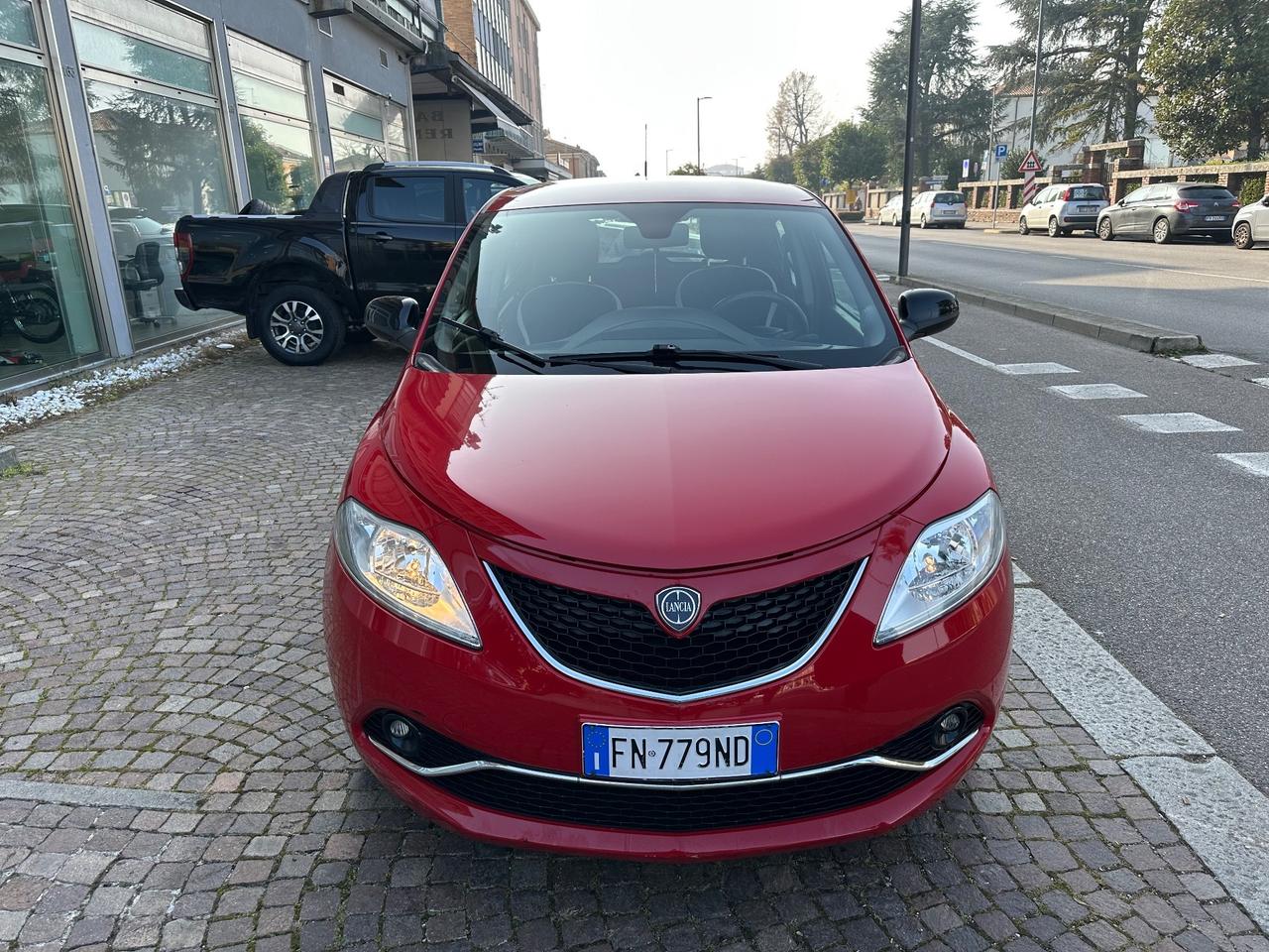 Lancia Ypsilon 1.2 69 CV 5 porte Platinum