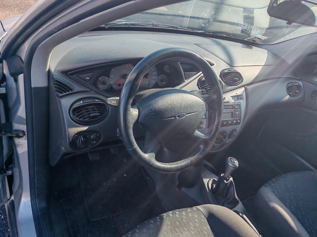 Ford Focus 1.6i 16V cat 5p.