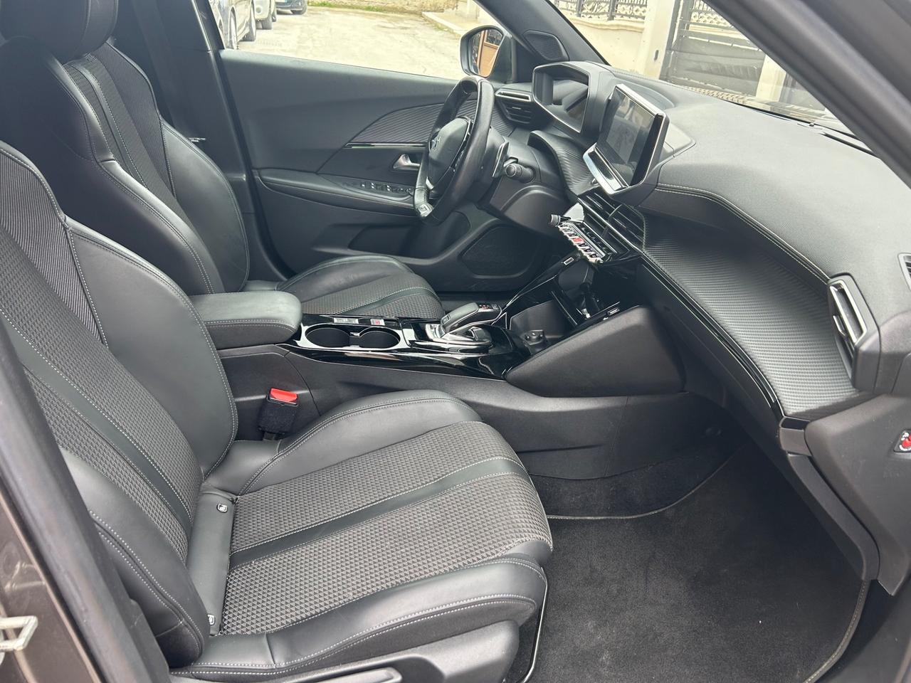 Peugeot 2008 BlueHDi 130 S&S EAT8 GT Line