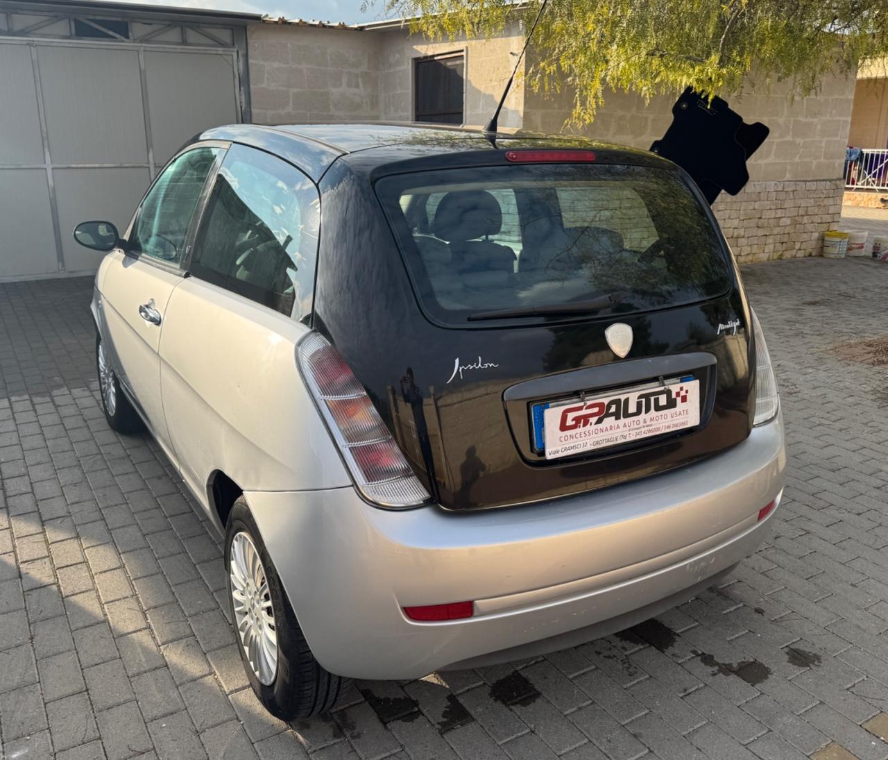 Lancia Ypsilon 1.3 MJT 75 CV NEOPATENTATI