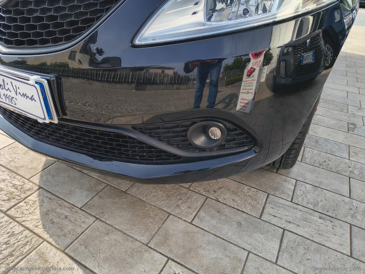 LANCIA Ypsilon 1.2 69 CV 5p. GPL Ecochic BLACK&NOIR