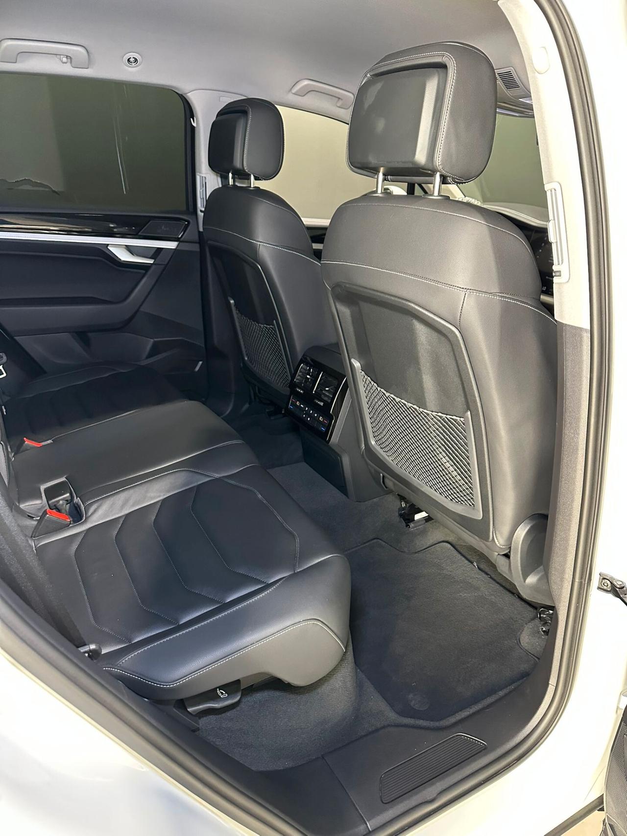 Volkswagen Touareg 3.0 V6 3.0 tdi TIPTRONIC 4MOTION