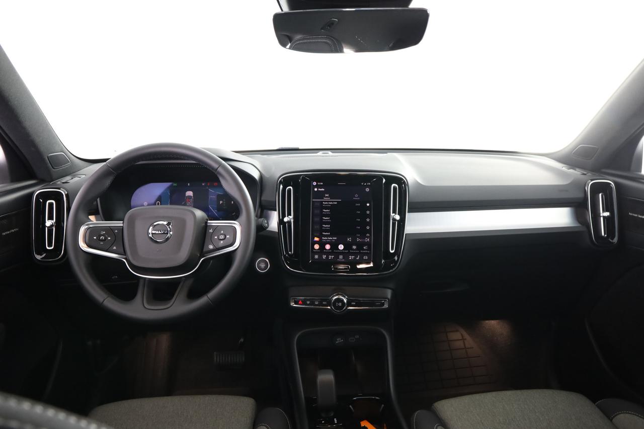 VOLVO XC40 (2017--->) XC40 B3 automatico Plus Dark
