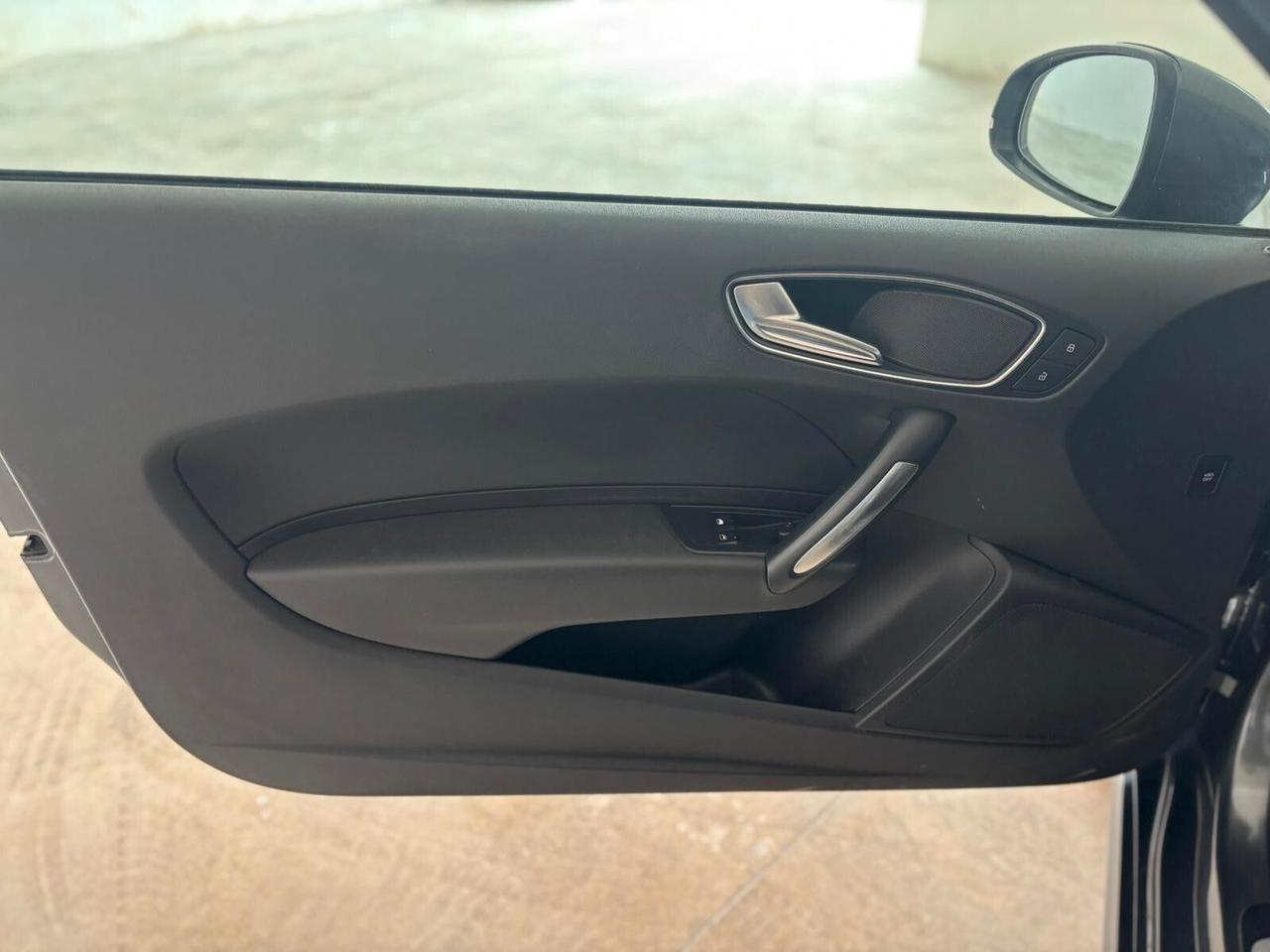 Audi A1 1.6 TDI 105 CV S-line