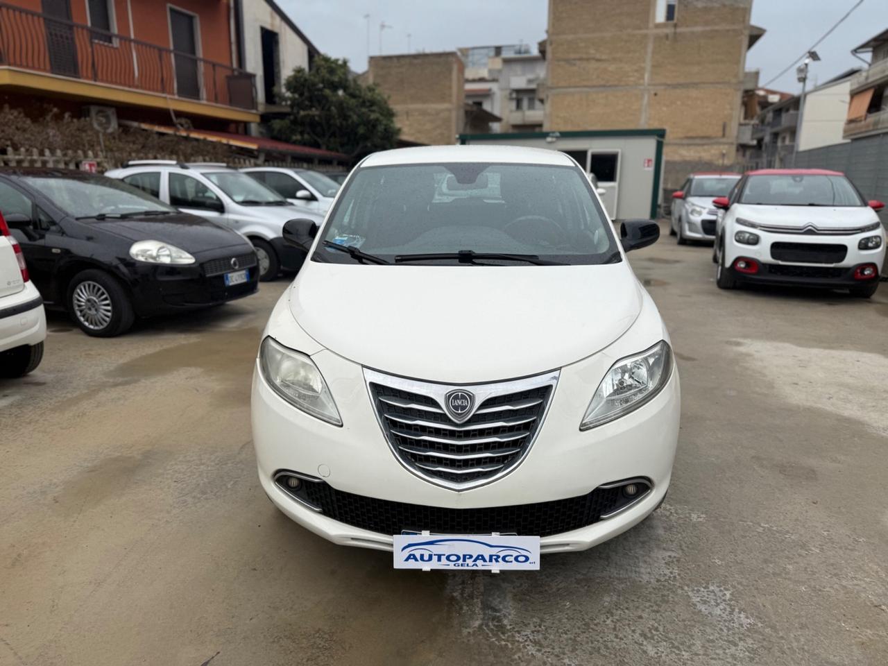 Lancia Ypsilon 0.9 TwinAir Ecochic Silver
