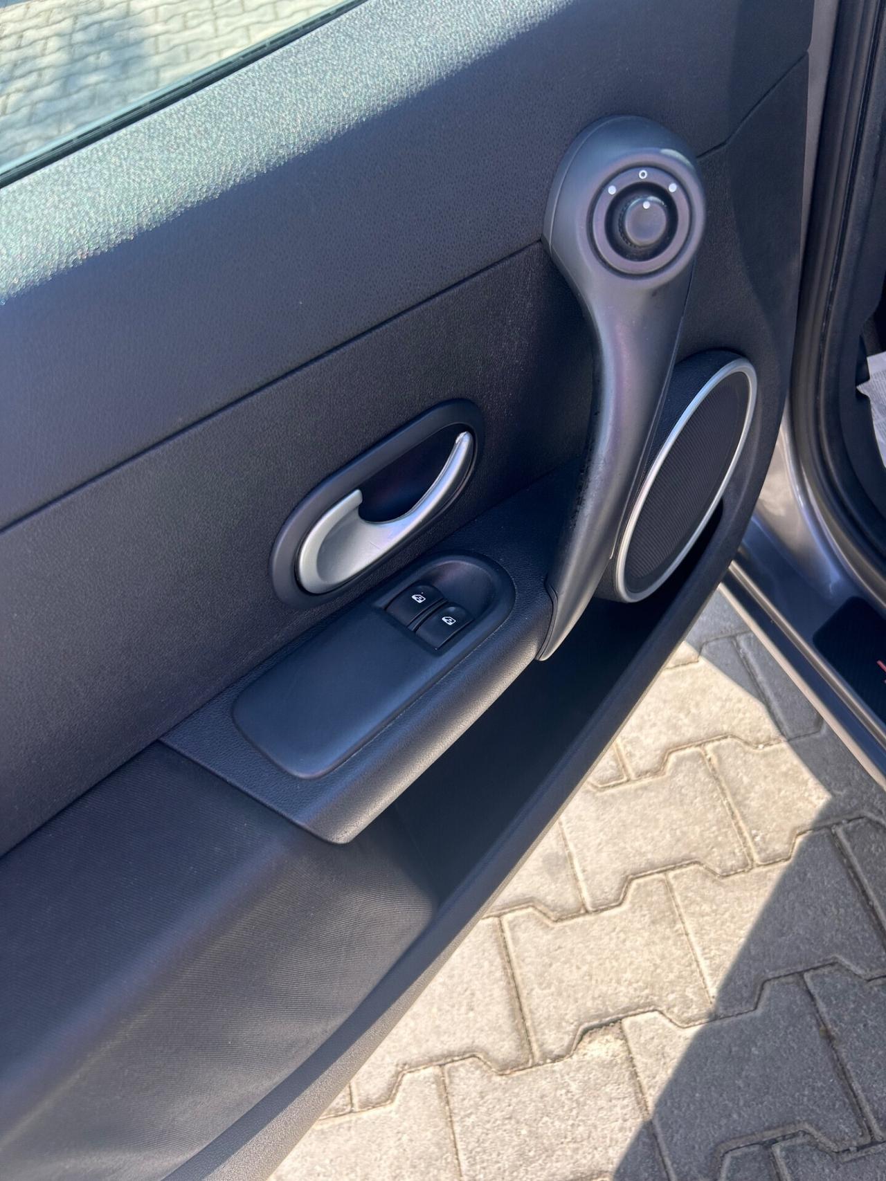 Renault Clio 1.2 16V 5 porte GPL Dynamique
