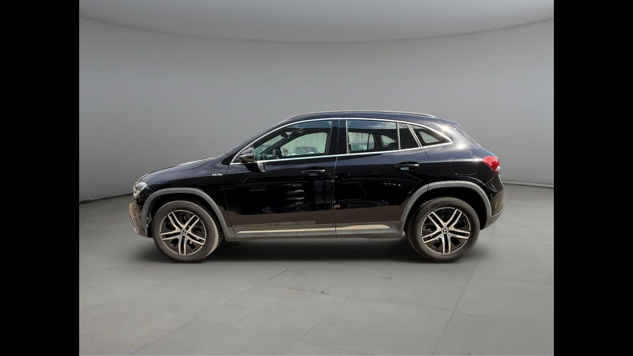 Mercedes-Benz GLA - H247 - GLA 180 d Premium auto