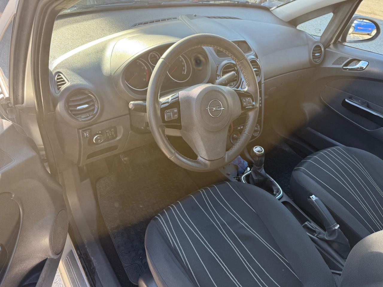 Opel Corsa 1.2 80CV 3 porte GPL-TECH Edition