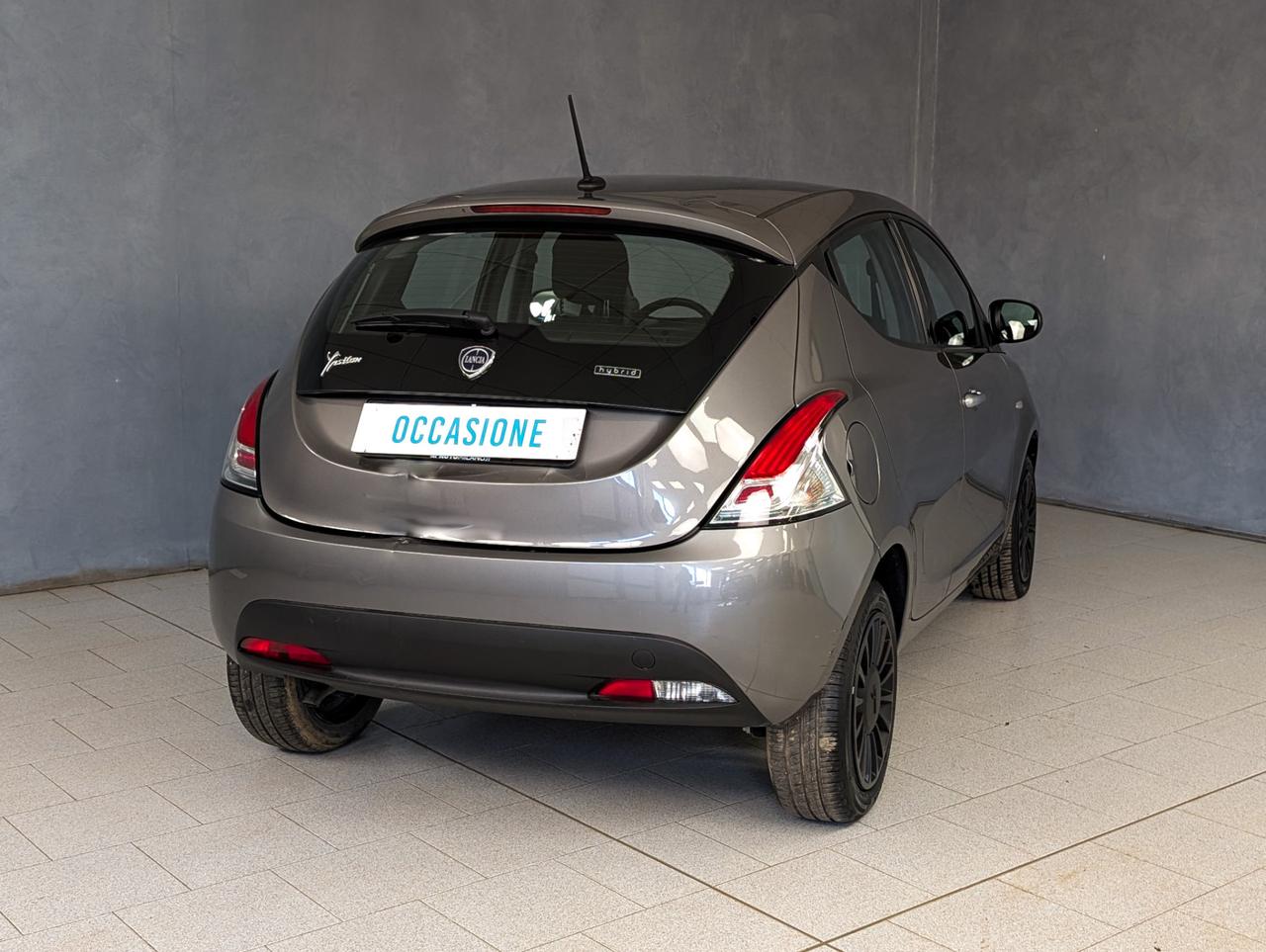 Lancia Ypsilon 1.0 Hybrid 70cv Silver