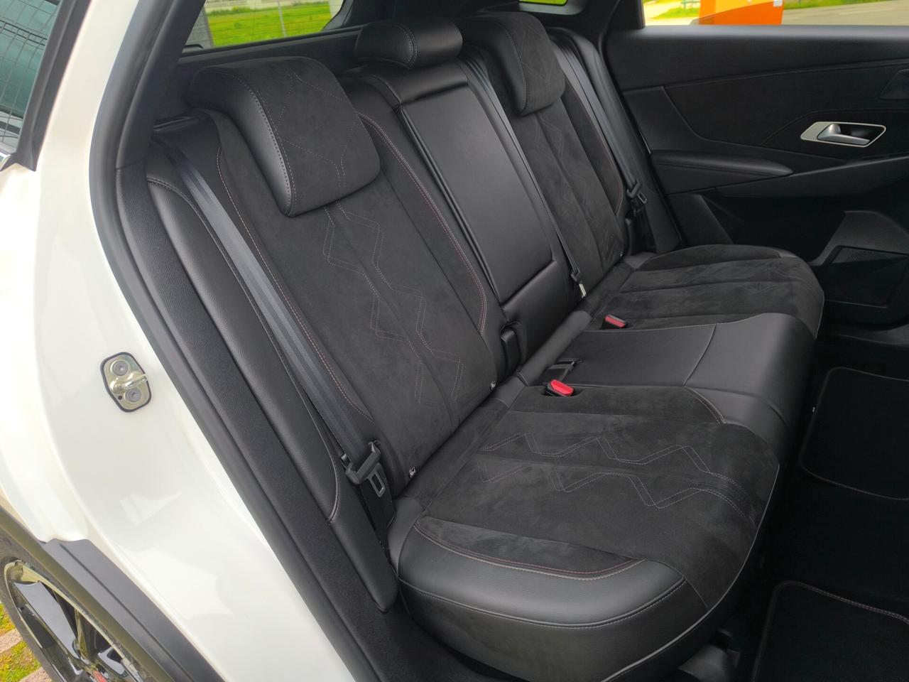 DS 7 PERFORMANCE LINE++1.5 HDI FULL LED/NAV/ TETTO