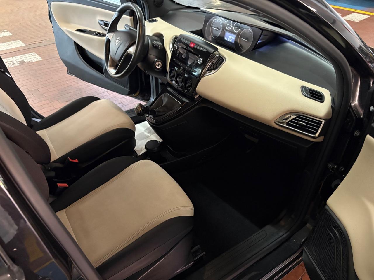 Lancia Ypsilon 1.2 69 CV 5 porte S&S Gold NEOPATENTATI...!!!!!
