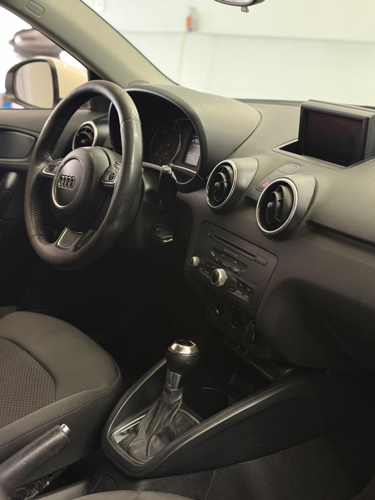 Audi A1 SPB 1.6 TDI S tronic Attraction