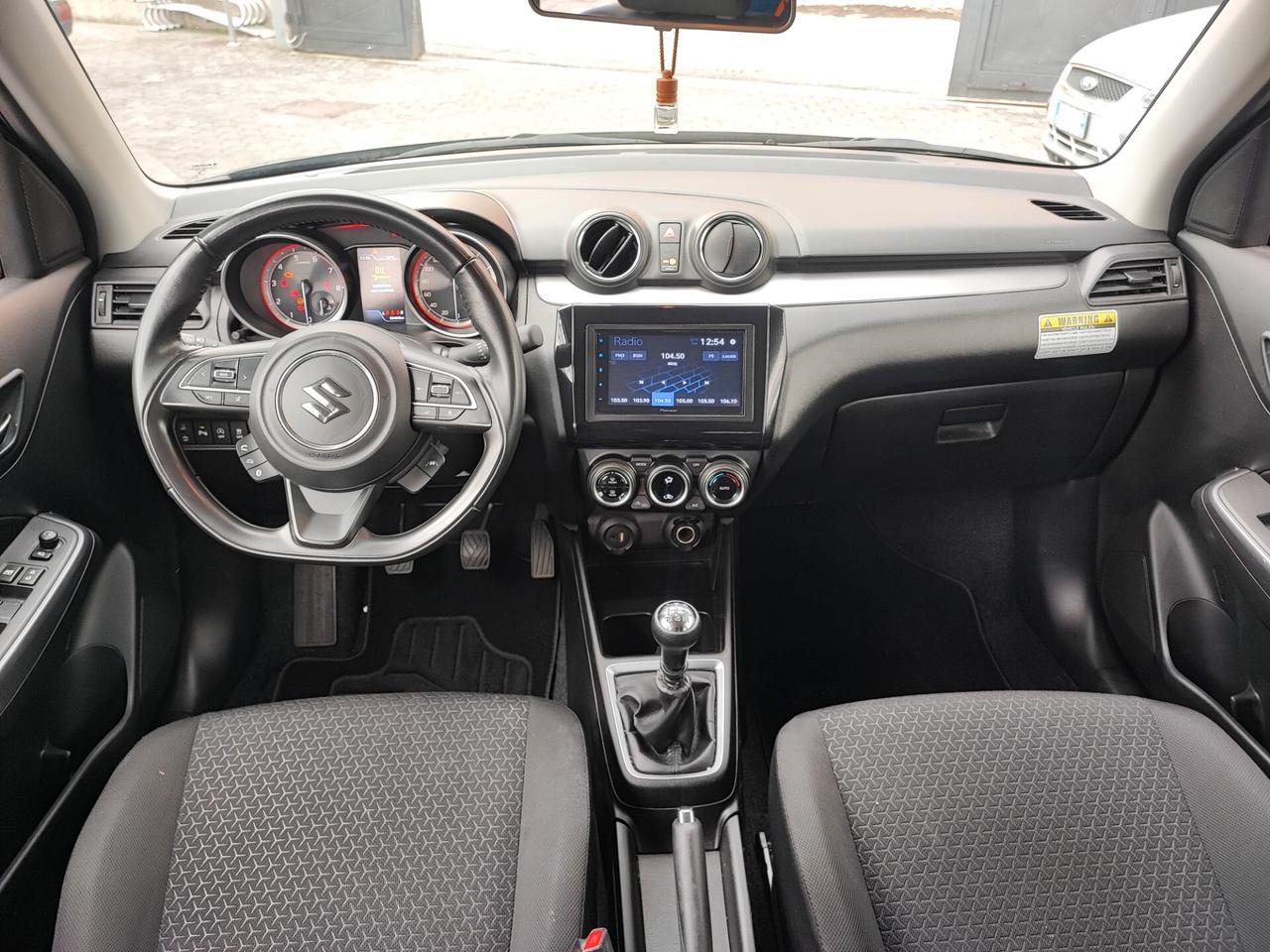 Suzuki Swift 1.2 Hybrid Top FULL-LED