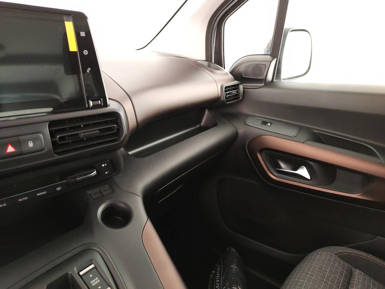 Peugeot Rifter e-Rifter motore elettrico 136 CV 50kWh GT Standard