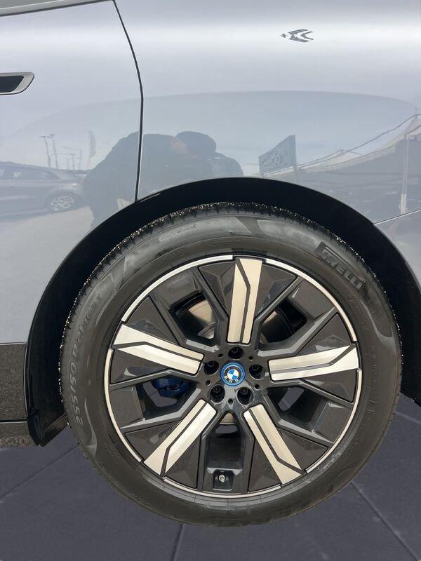 BMW iX xDrive40 Pacchetto Sportivo